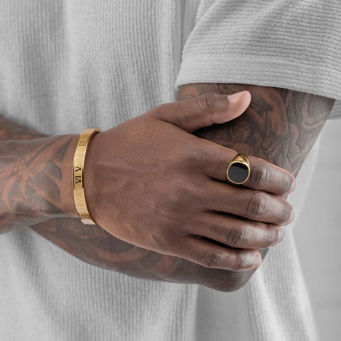 onyx-signet-ring-gold